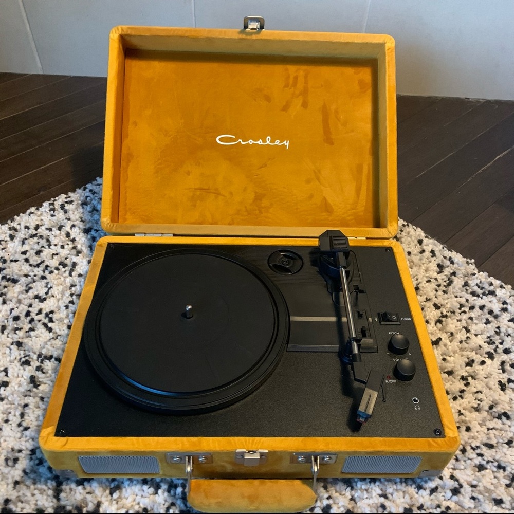 Crosley Cruiser Portable Velvet Record Player Turntable Urban Outfitters Excl.